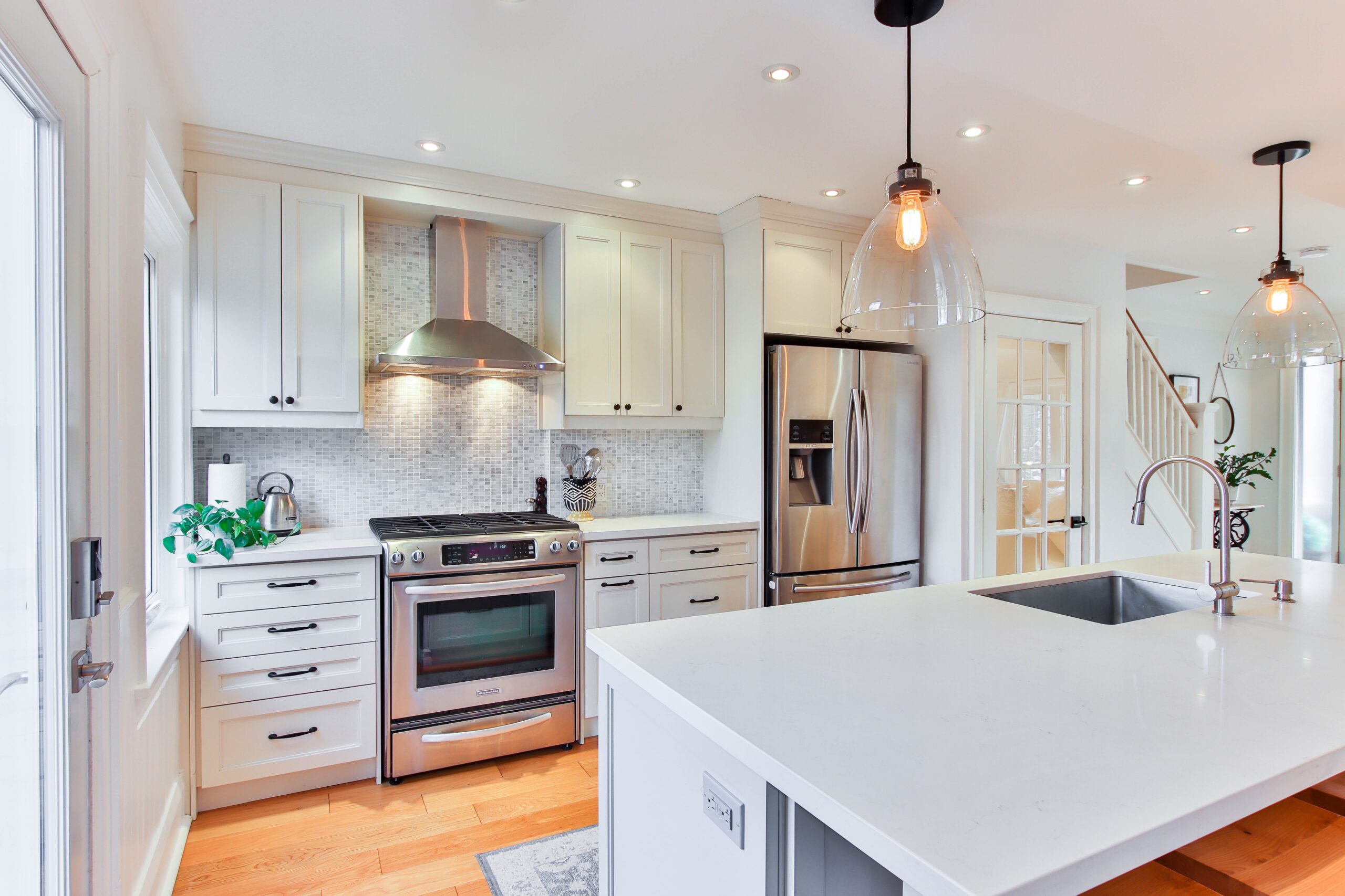 Rental property scratch and dent kitchen appliances